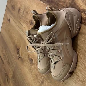 New never used with dust bag